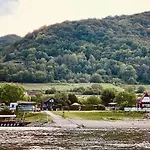 Donau Strandhaus Mit Duernstein Panorama * Rossatzbach
