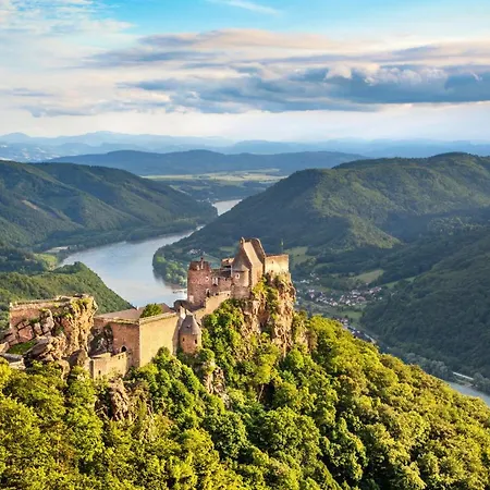 Donau Strandhaus Mit Duernstein Panorama Rossatzbach