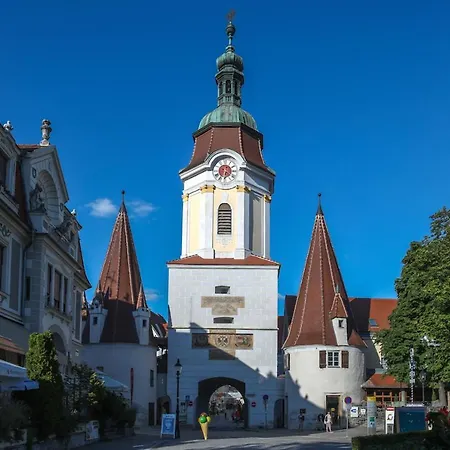 Donau Strandhaus Mit Duernstein Panorama * Rossatzbach