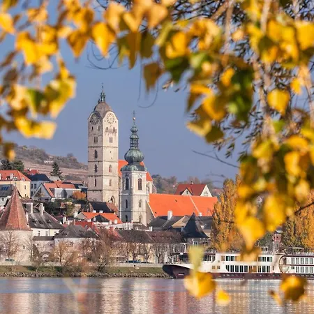 Semesterbostad Donau Strandhaus Mit Duernstein Panorama *
