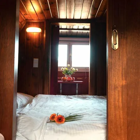 Donau Strandhaus Mit Duernstein Panorama Feriehus Rossatzbach