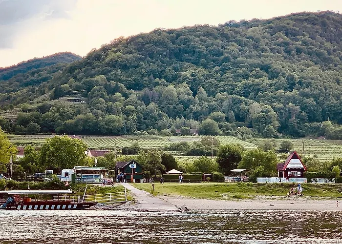 Donau Strandhaus Mit Duernstein Panorama * Rossatzbach