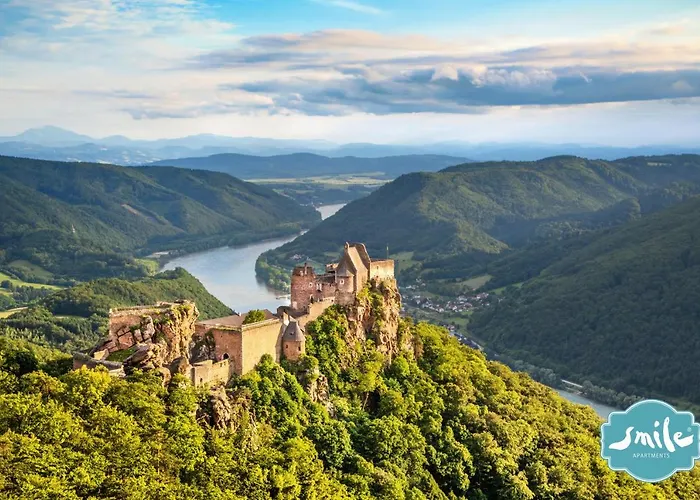 Donau Strandhaus Mit Duernstein Panorama Rossatzbach