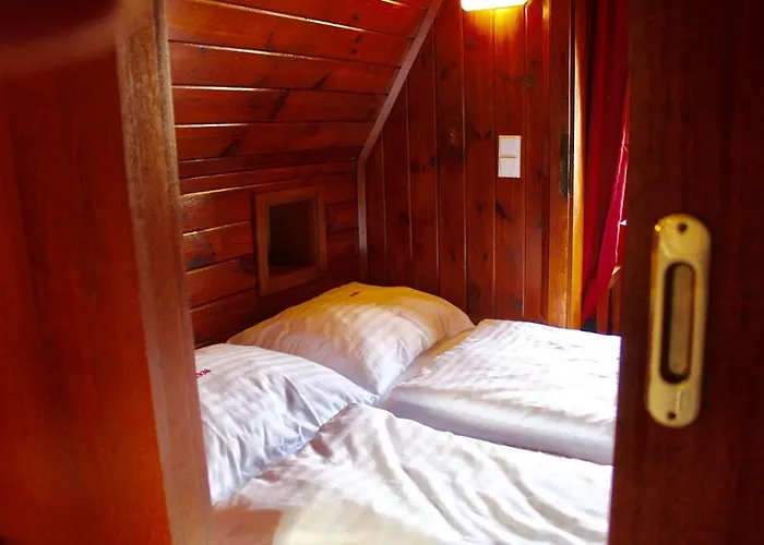 Donau Strandhaus Mit Duernstein Panorama Rossatzbach